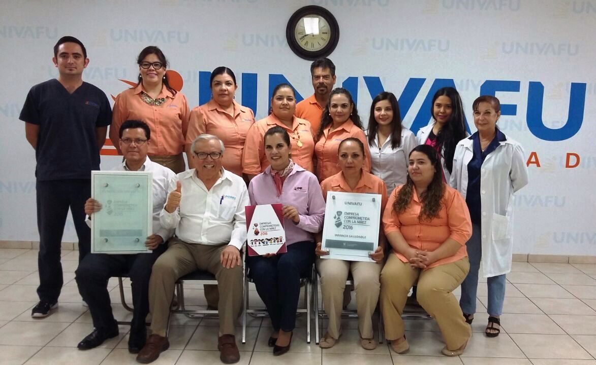 SipinnaAhome's tweet photo. Difundiendo,reforzando el compromiso UNIVAFU, Instituto Piaget, Agrícola Sta Veneranda #EmpresasComprometidasConLaNiñez #AhomeAmigoDeLaNiñez https://t.co/xkP75aNB1z