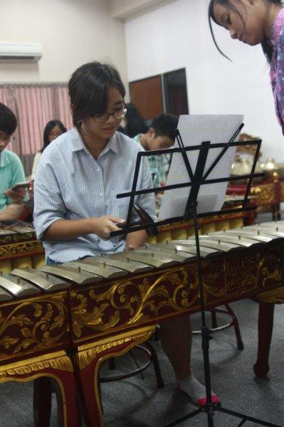 iswaraSMG's tweet photo. #MorningZone | #BigDayOut ini dari Gamelan Soepra habis mainin Mars Loyola, langsung disambung Faded nya Alan Walker !!! #KoleseLoyola https://t.co/v4Eh06G1qk
