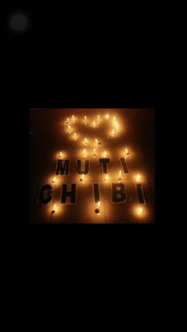 makasih loh romantis bgt pake lilin tiati kebakaran #HBD21MutiChiBi btw kaosnya bagus nnt di pake ya klo ngelive