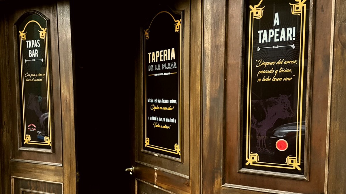 delarosauno's tweet photo. Bien, Tarditti, su Tapería —de la Plaza, por supuesto— es una exquisita extensión de la @Trattoriadlp @Tutina_deSantos @sahowardt #Bogota https://t.co/2gxiPPmkxN