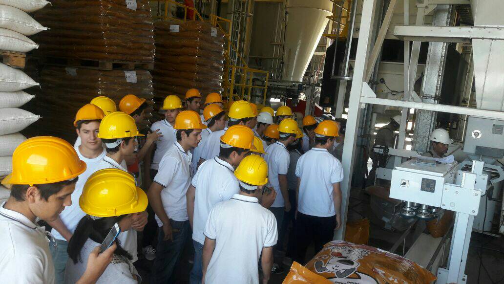 PacuTeko's tweet photo. Dejaron sus huellas los alumnos de 5to año de la Esc. Industrial de Resistencia. Muchas gracias por visitarnos!! https://t.co/IiwGEJxDqv