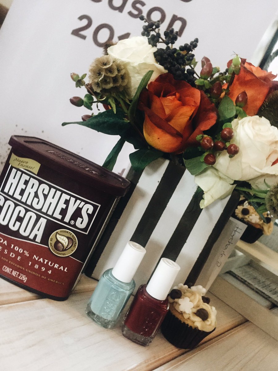 Baking season 2016 <a href="/Hersheys/">HERSHEY'S</a> #bakinghersheys #essielook #bonnadebonita porque  #confiesoque ultra adicta al chocolate, yummy!