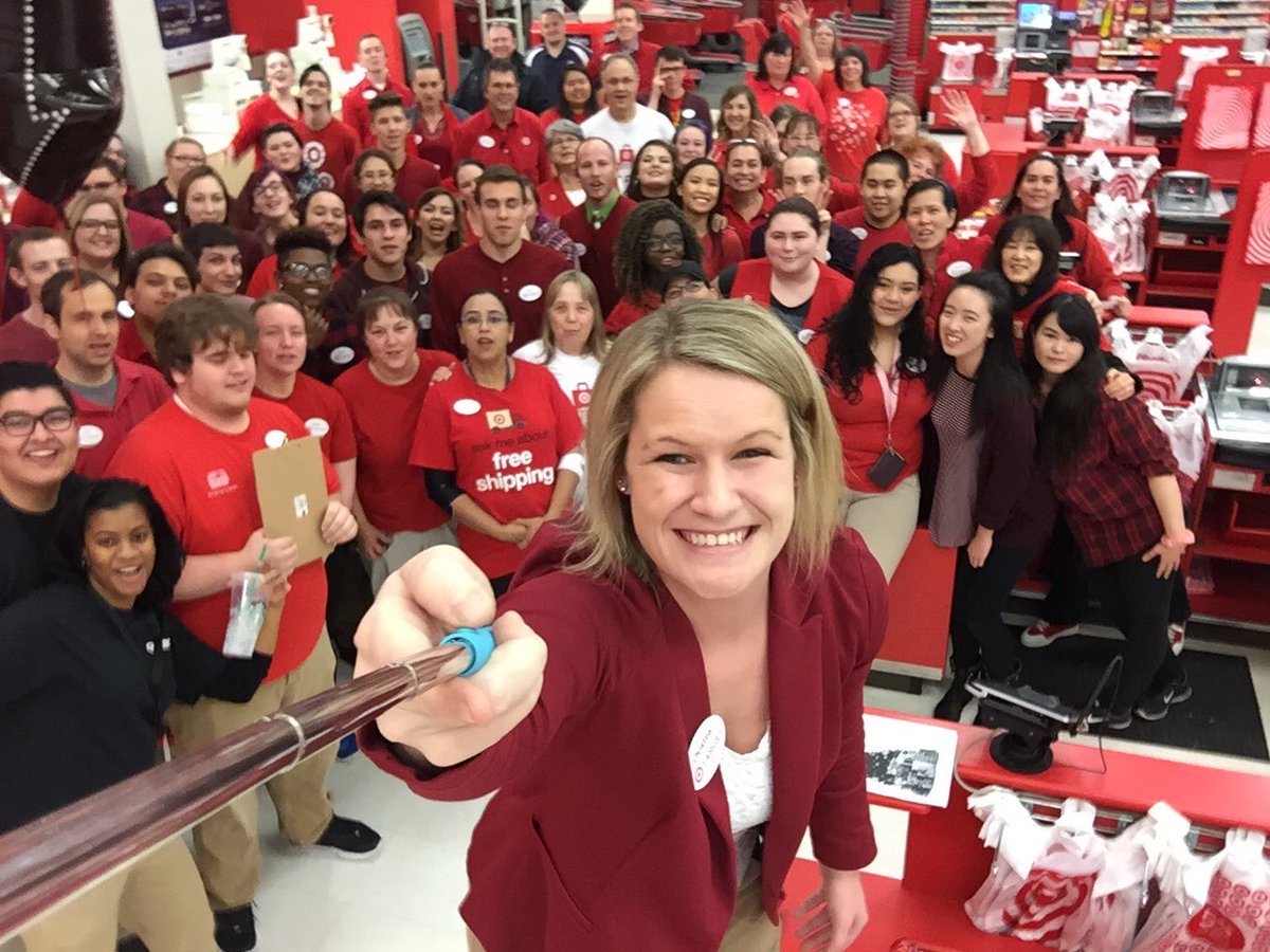 T338 ready to #SELLITALL <a href="/BethGates23/">Beth Gates</a> <a href="/LisaSherland/">Lisa</a> #BlackFriday2016