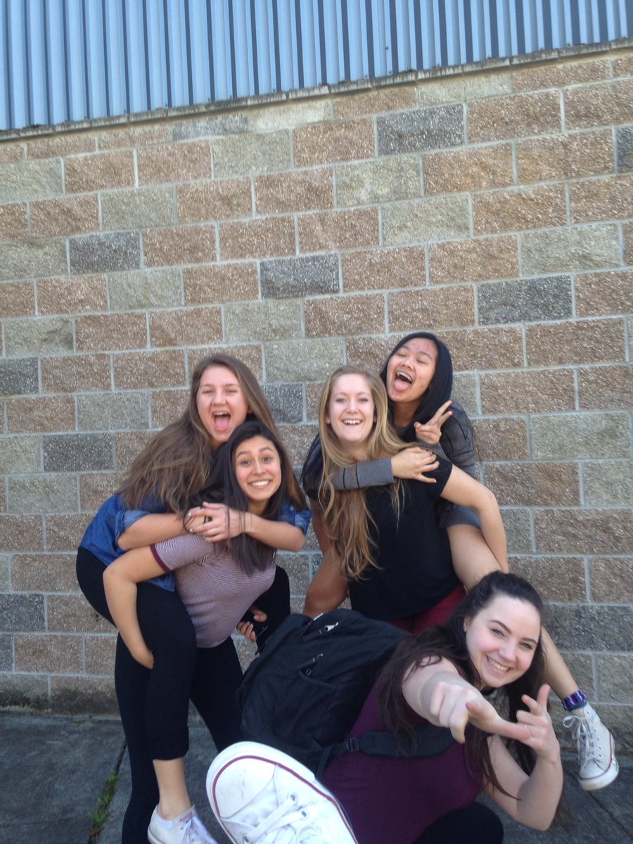 sophiafenimore's tweet photo. So thankful to have so many amazing people to call my friends💗💗 https://t.co/sfwE0VD93n