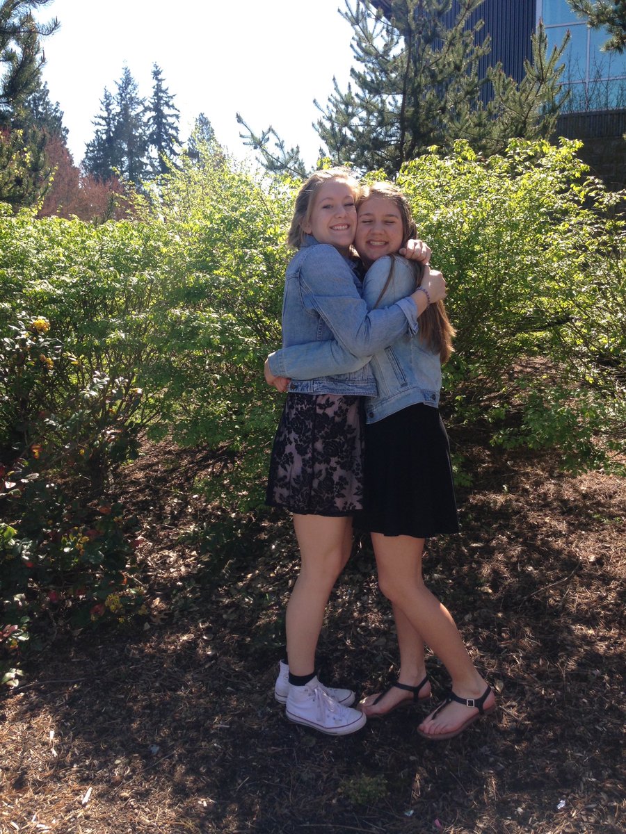 sophiafenimore's tweet photo. So thankful to have so many amazing people to call my friends💗💗 https://t.co/sfwE0VD93n