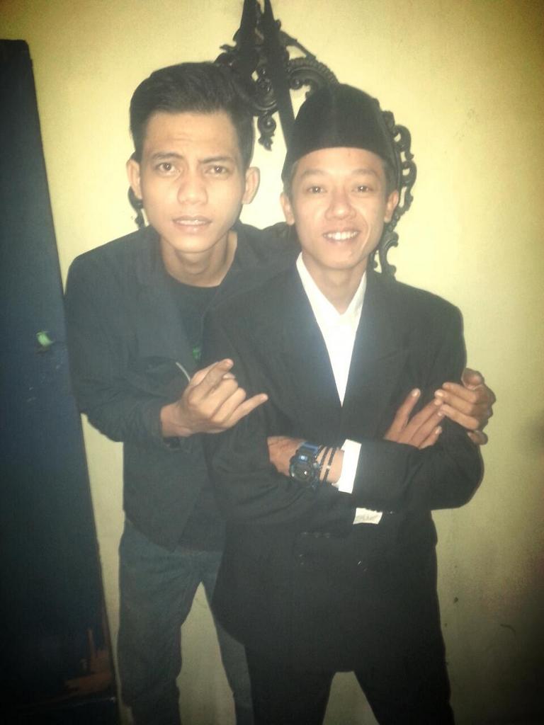 ErrorKidzSystem's tweet image. Keluarga besar ERROR KIDZ SYSTEM Mengucapkan Happy wedding Ivan dan ayu . 😊 semoga langgeng yah