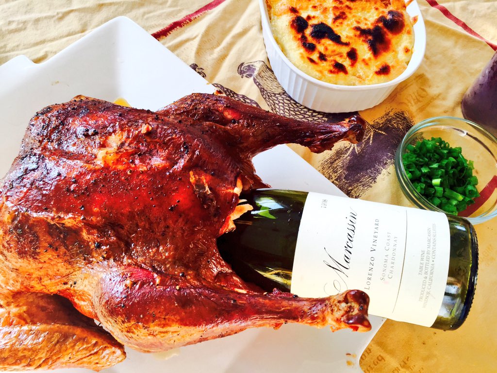 PalateXposure's tweet photo. How to get your turkey properly sloshed!

#happythanksgiving #wine #winelover #wineoclock #Thanksgiving #winetasting @alawine @DemiCassiani https://t.co/CGC3TTAUc1