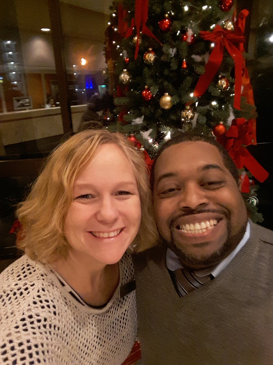 nanperusse8's tweet photo. Happy Thanksgiving from James and I! Happy to report there was plenty of pumpkin pie!@hawaniaga @diamondresorts #beachquarters https://t.co/serFnozmPr