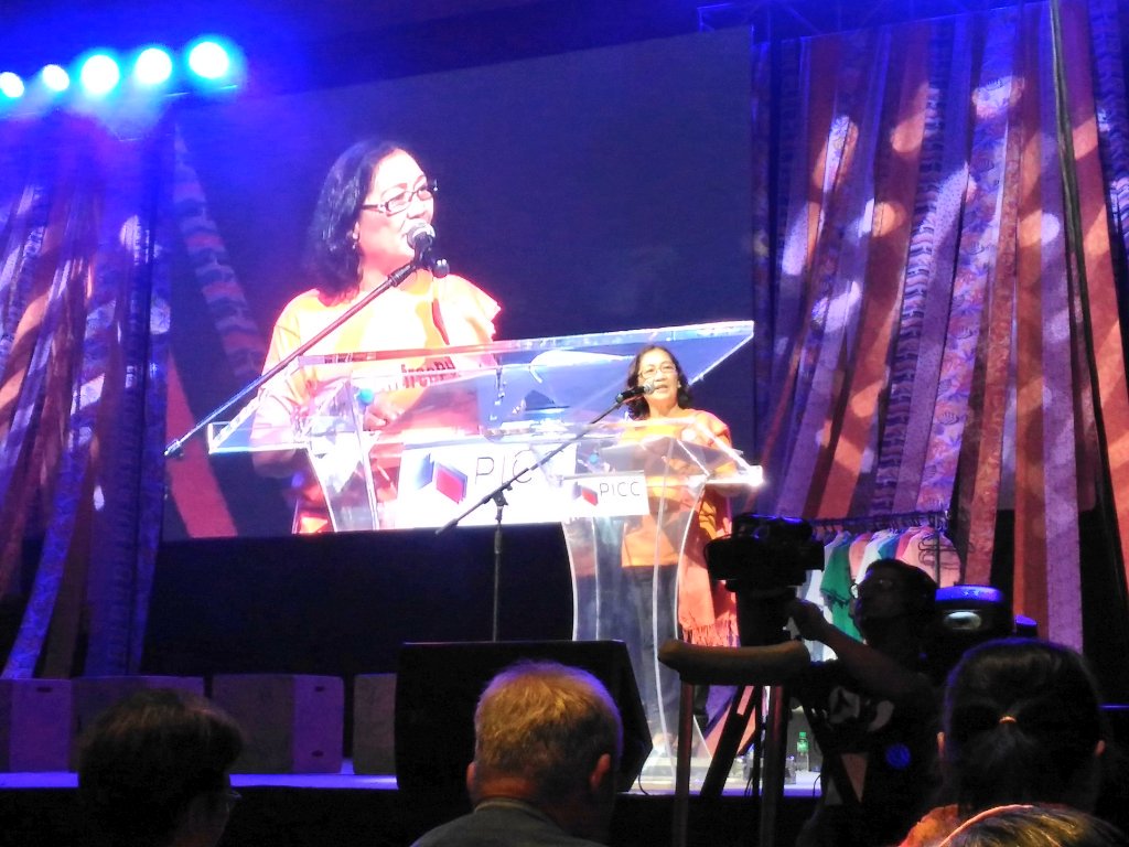 inquirerdotnet's tweet photo. Philippine Commission on Women Chair Rhodora Bucoy to men: To be a defender of women's rights sign of a true man https://t.co/hs8y4uSw3R