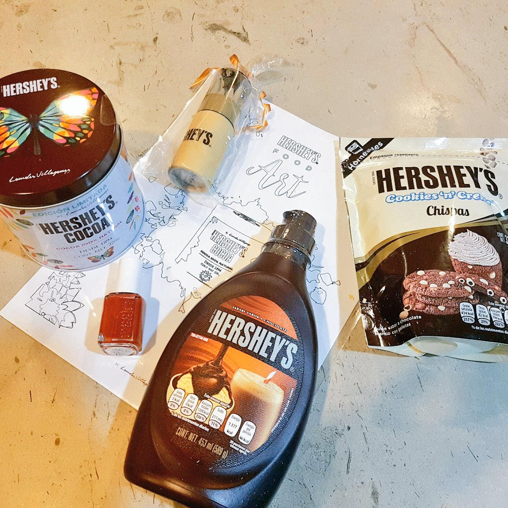 Tarde tomando el té con <a href="/HersheysPostres/">Hershey's Repostería</a> y Fall collection d <a href="/essie_mexico/">essie mexico</a> 
Ya vereis mi mani 💅
#bakinghersheys
#essielook
#bonnadebonita