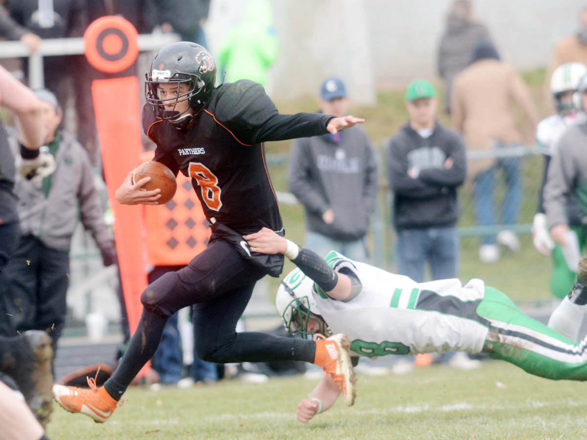 jshishmanianNB's tweet photo. GALLERY #PlainfieldHigh beats #GriswoldHigh 28-0 in football https://t.co/8167BChrUW @bpoirierNB @jshishmanianNB @NorwichBulletin #ctfb https://t.co/FROcu7vHG1