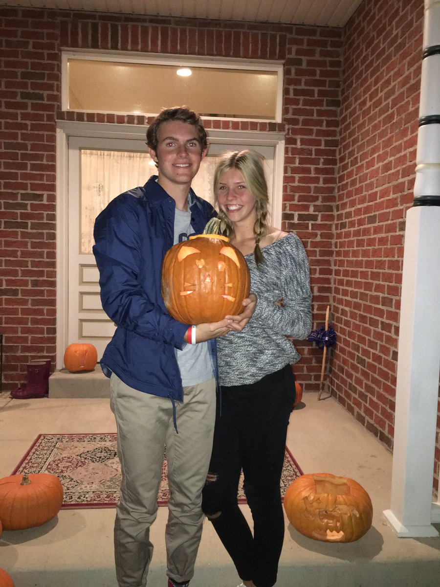 J_Dup13's tweet photo. Most thankful for Olivia 😍😍 https://t.co/WFVpT7gbEQ