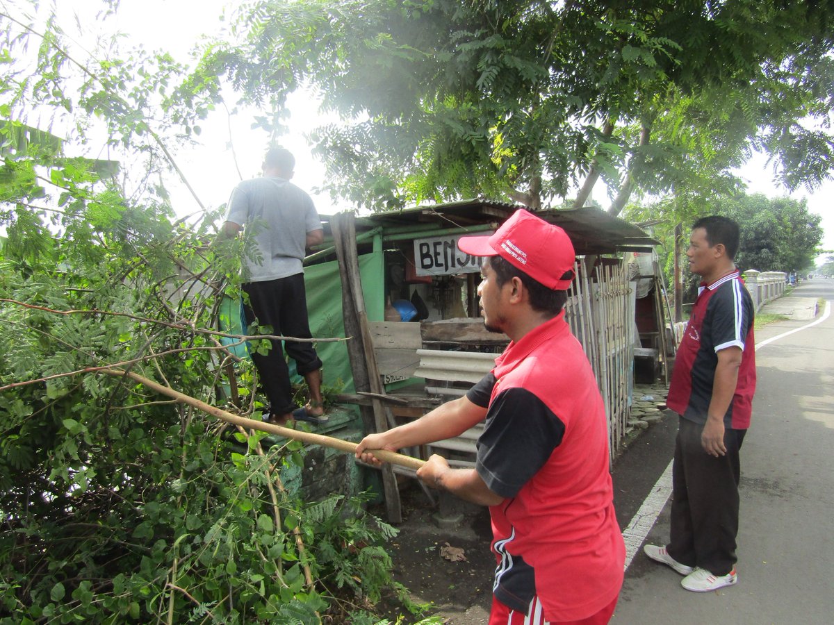 kelwiduriSKPD's tweet photo. @kecpemalang1 Kerja bakti perangkat Widuri di jl. Yos Sudarso.. Sayang dari Danasari tidak nampak.. https://t.co/O75t1ifigZ