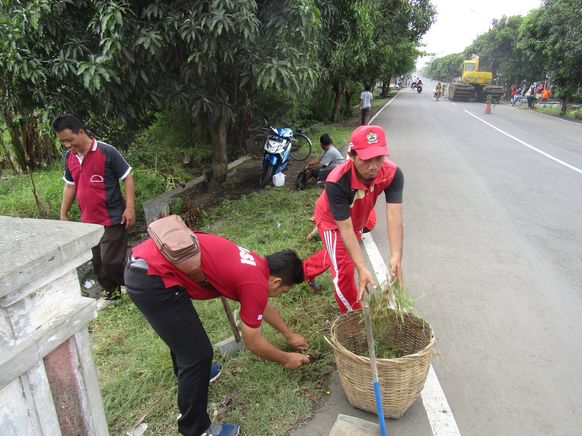 kelwiduriSKPD's tweet photo. @kecpemalang1 Kerja bakti perangkat Widuri di jl. Yos Sudarso.. Sayang dari Danasari tidak nampak.. https://t.co/O75t1ifigZ