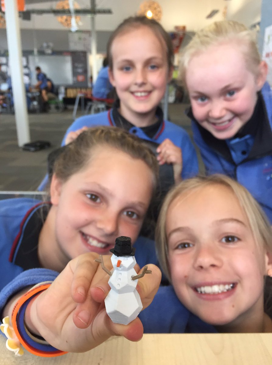 StonefieldsSch's tweet photo. Christmas craft fun with the 3D printer in Hub 8 today. #stonefieldsschool #determinedlearners #inthelearningpit https://t.co/gzF2K7SCec