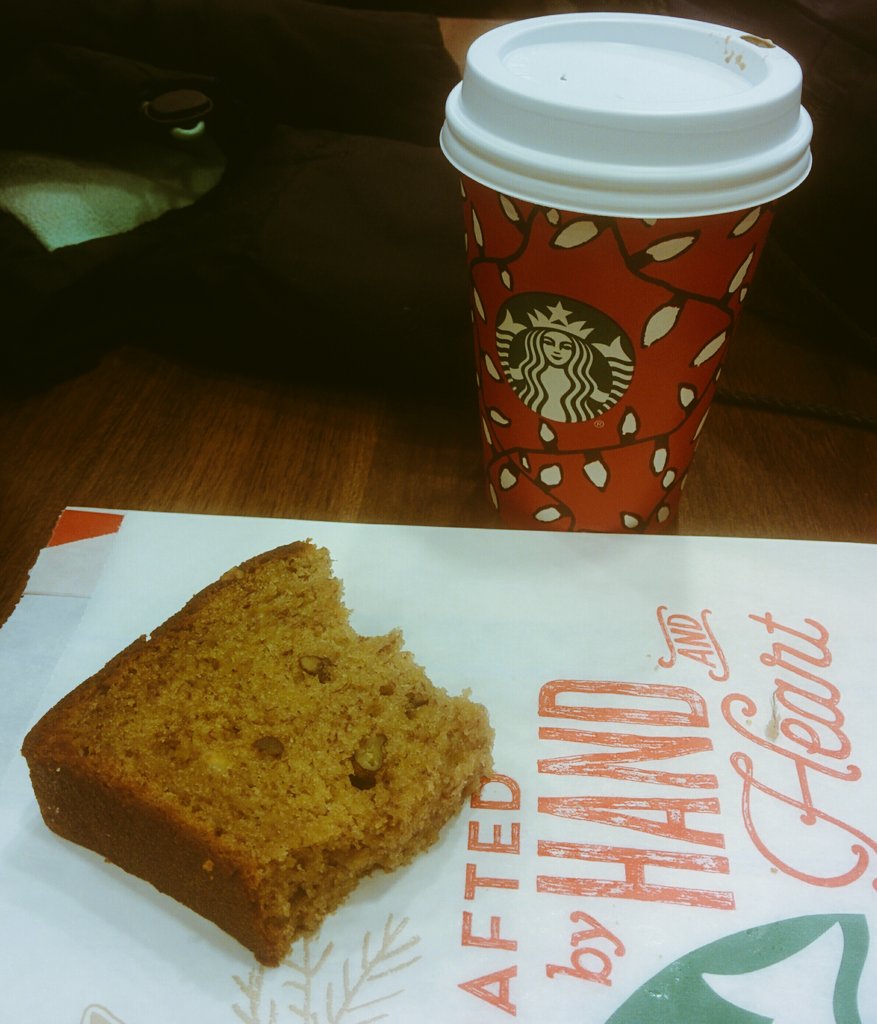 vishvaisakhi's tweet photo. It is all about #festivities in #USA &amp; @Starbucks has its own amazing was of showing it!
#FestiveCups #coffeelovers #Travel #TTOT https://t.co/oaCyYaqFkr