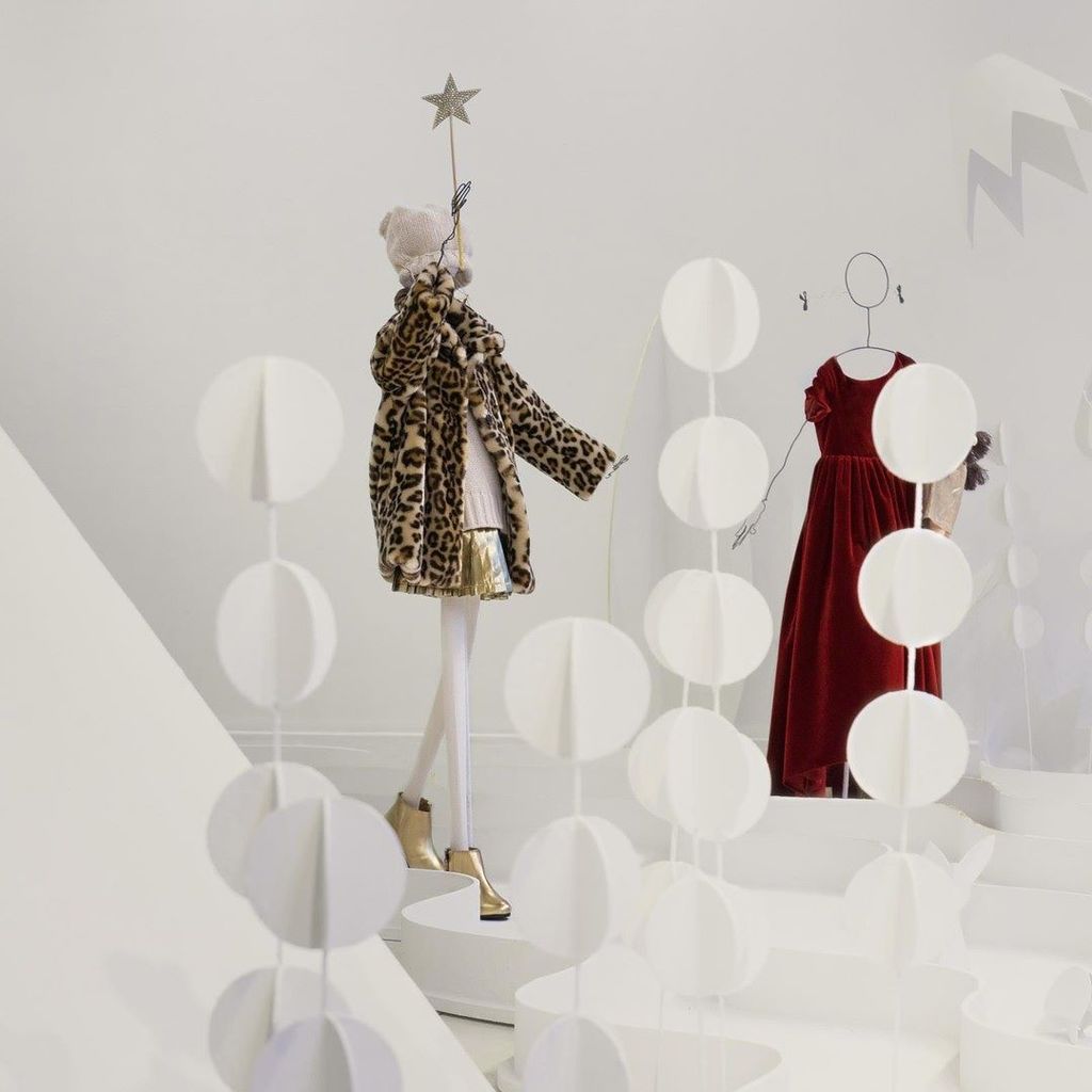_BONPOINT's tweet photo. Seems like it's that time of the year again at Bonpoint #BonpointHoliday #BonpointWindow https://t.co/ohp5JW3AaK
