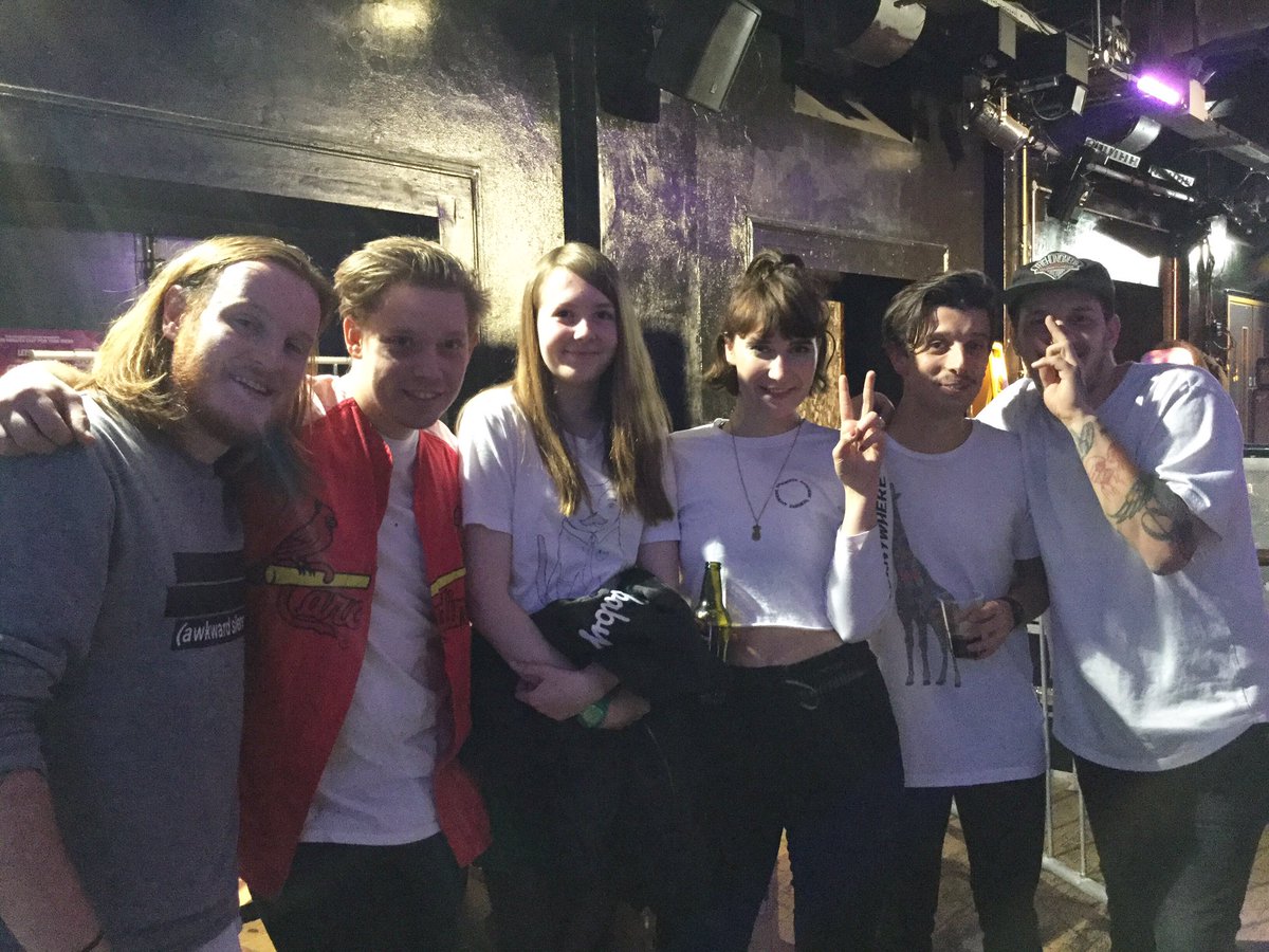 kaleidxscxpe29's tweet photo. @ficklefriends gigs are amazing, thank you guys for everything 😽 https://t.co/1Q8jFCaGso