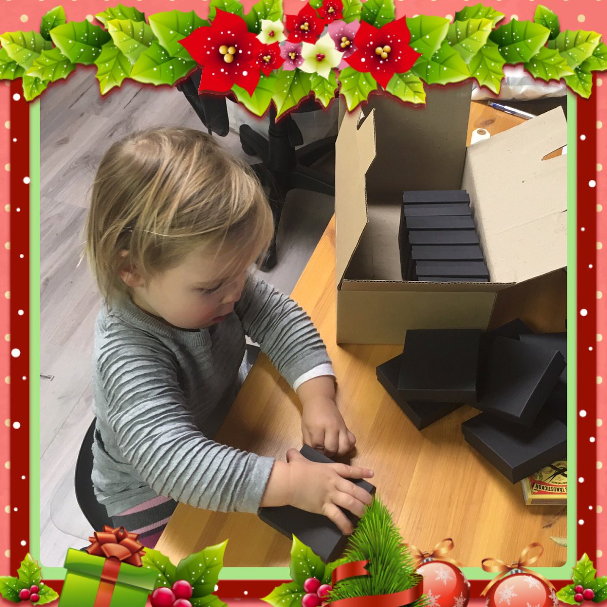 byMirjam's tweet photo. Luka helpt met het inpakken van de cadeautjes voor in de goodybag! #OpenDag 27/11 11u-16u @byMirjam #Uitgeest https://t.co/j1BpSUvniI