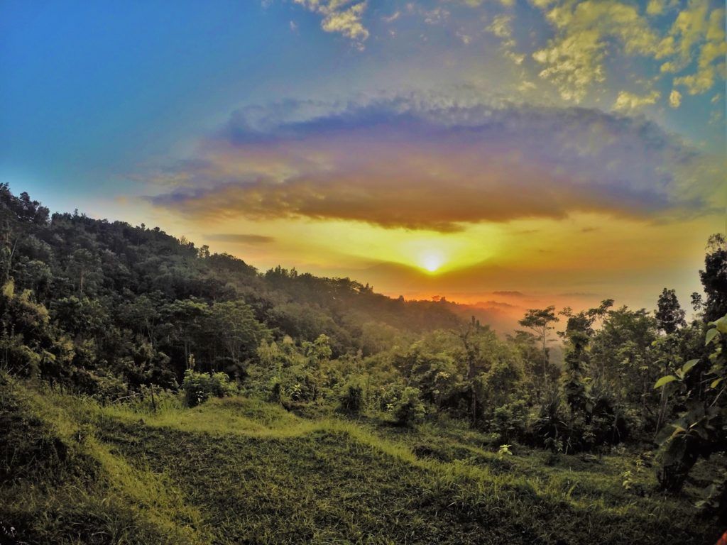 Abrokenbackpack's tweet photo. And... off you go. 40 Great Excuses to #Travel to Southeast #Asia.
https://t.co/Tlfks8NeE5
#Travelpics https://t.co/sdvj7vJLzr