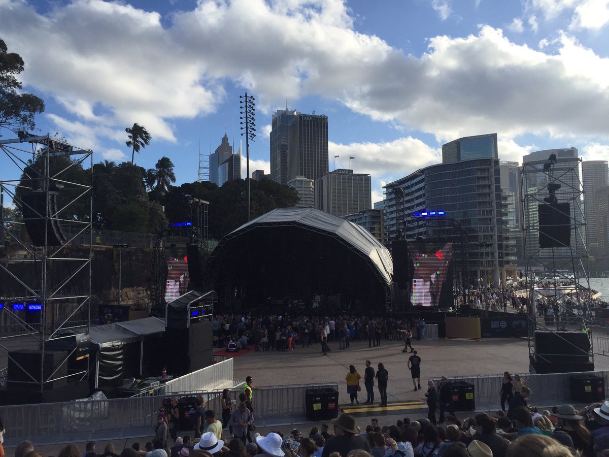 qldsyl's tweet photo. Cannot wait @CrowdedHouseHQ #CHencore #onthesteps https://t.co/iTW5H9NVa5