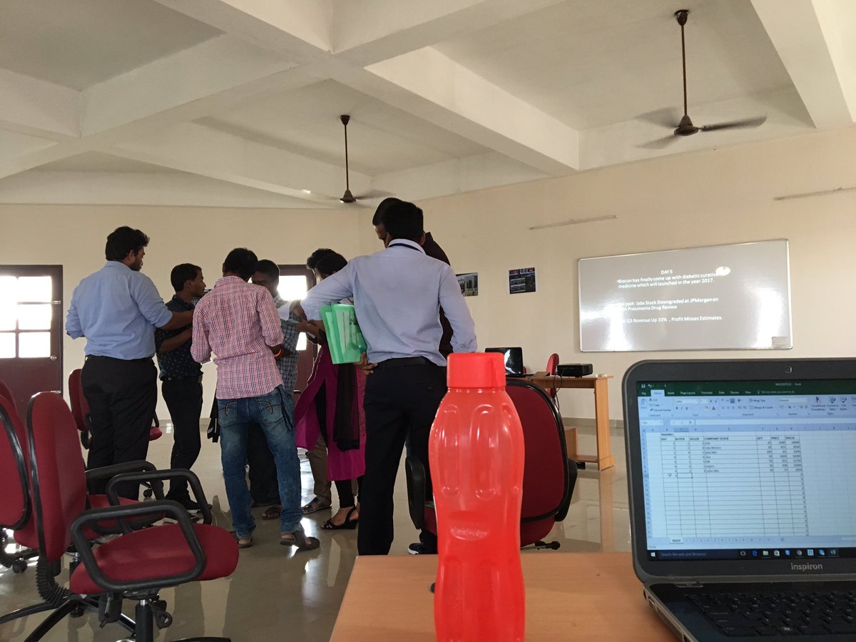 keshavkishan's tweet photo. Negotiations, Stock Market ,Trading, Finance Club #ximekochi #Quest2016 https://t.co/tjIbU7qJhT