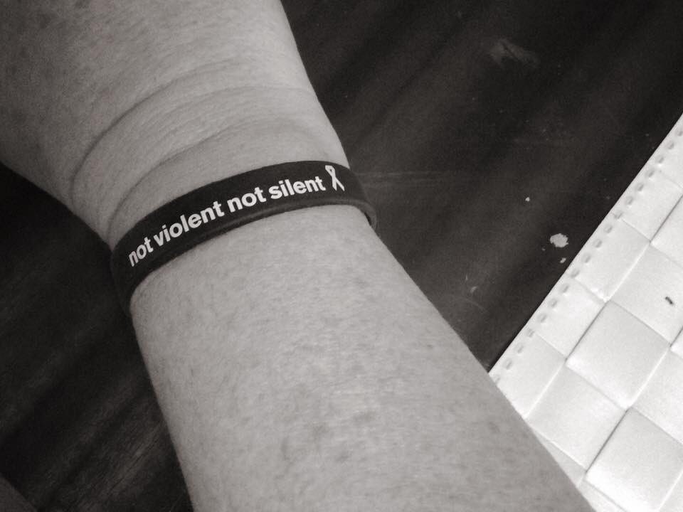 jacey58's tweet photo. Today staff from #Sdps wore to support #WhiteRibbonDay #decdWRD2016 https://t.co/9vXIxK5206