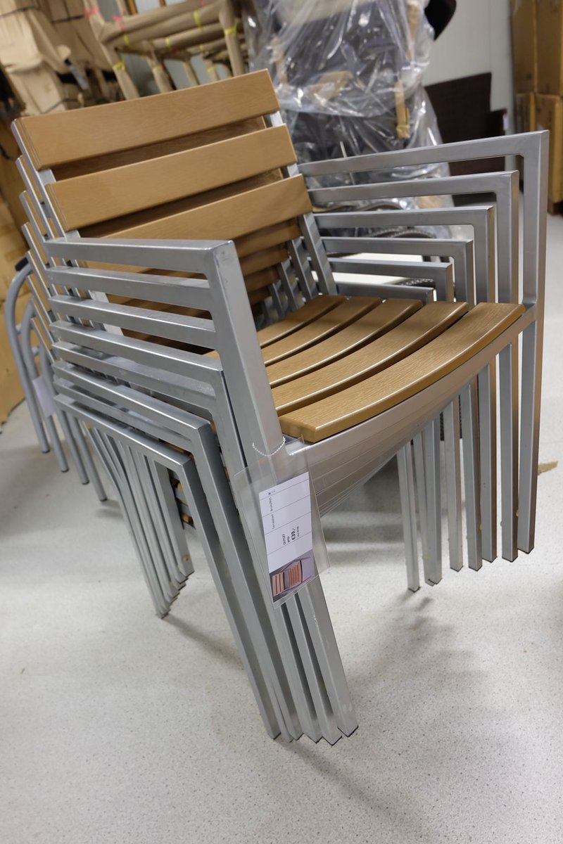 A7 outlet tweet media