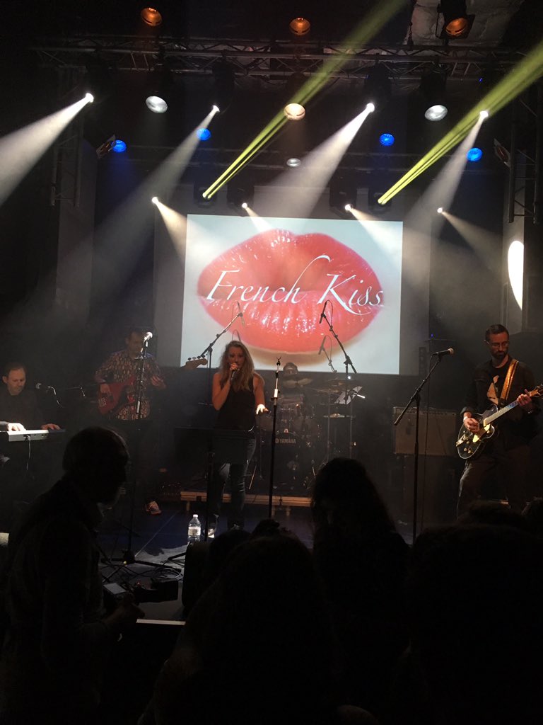 papawhatelse's tweet photo. Encore une belle soirée de musique avec les #SAPBand! Bises spéciales pour #FrenchKiss @EmmanuellePavy #missyouguys https://t.co/BJuFWxtx1k