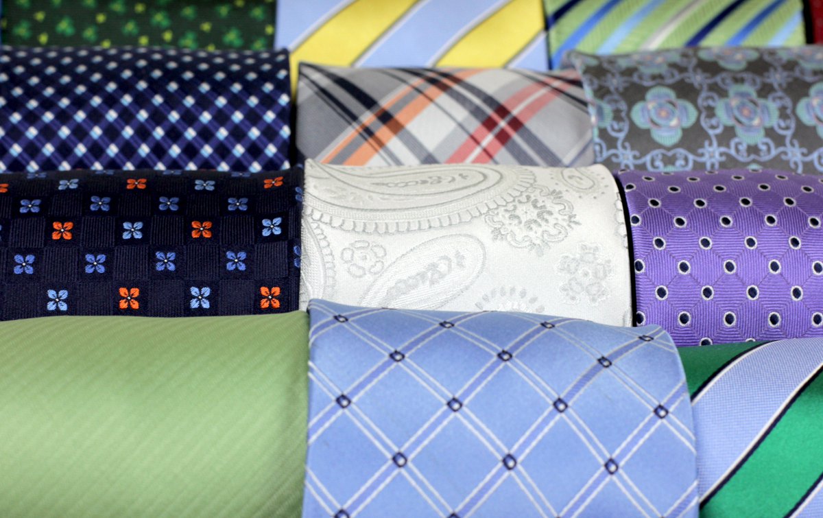 LongTieStore's tweet photo. Black Friday is here. Save 40% on any order of 5+ extra long ties through Sunday. https://t.co/fLijNUreXC https://t.co/r1jRWZCYiV