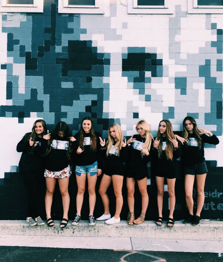 swagstaff_22's tweet photo. Grateful for my day one homies https://t.co/MZJWxIX9C3