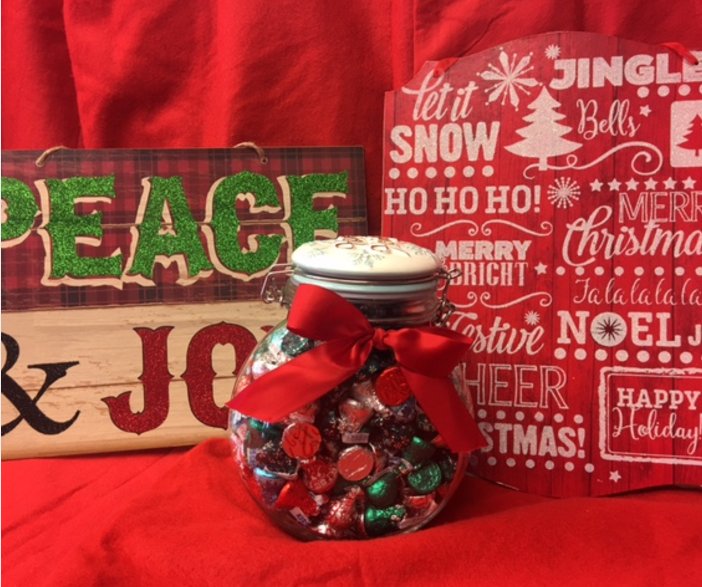 BarbersOnMainSt's tweet photo. Guess number of Christmas kisses in the jar, or be the closest without going over &amp; WIN IT. Winner drawn on 11/26  Small Business Saturday https://t.co/gDdsEpWJBx
