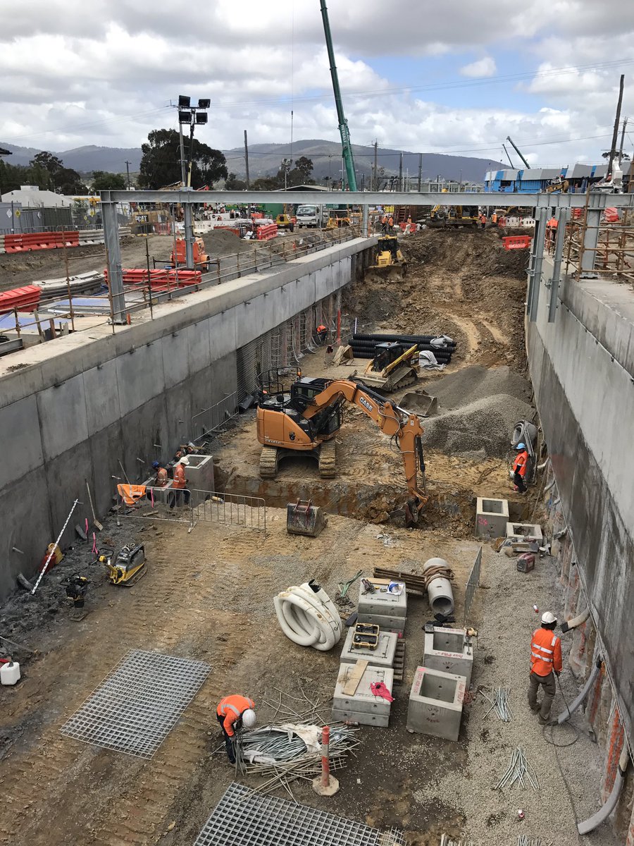 melslappies's tweet photo. Checked out #bayswaterlevelcrossingremoval today. Only 3wks til trains are back! Pretty amazing! #commuterscount @KnoxCC https://t.co/YDNjY4ZWx2