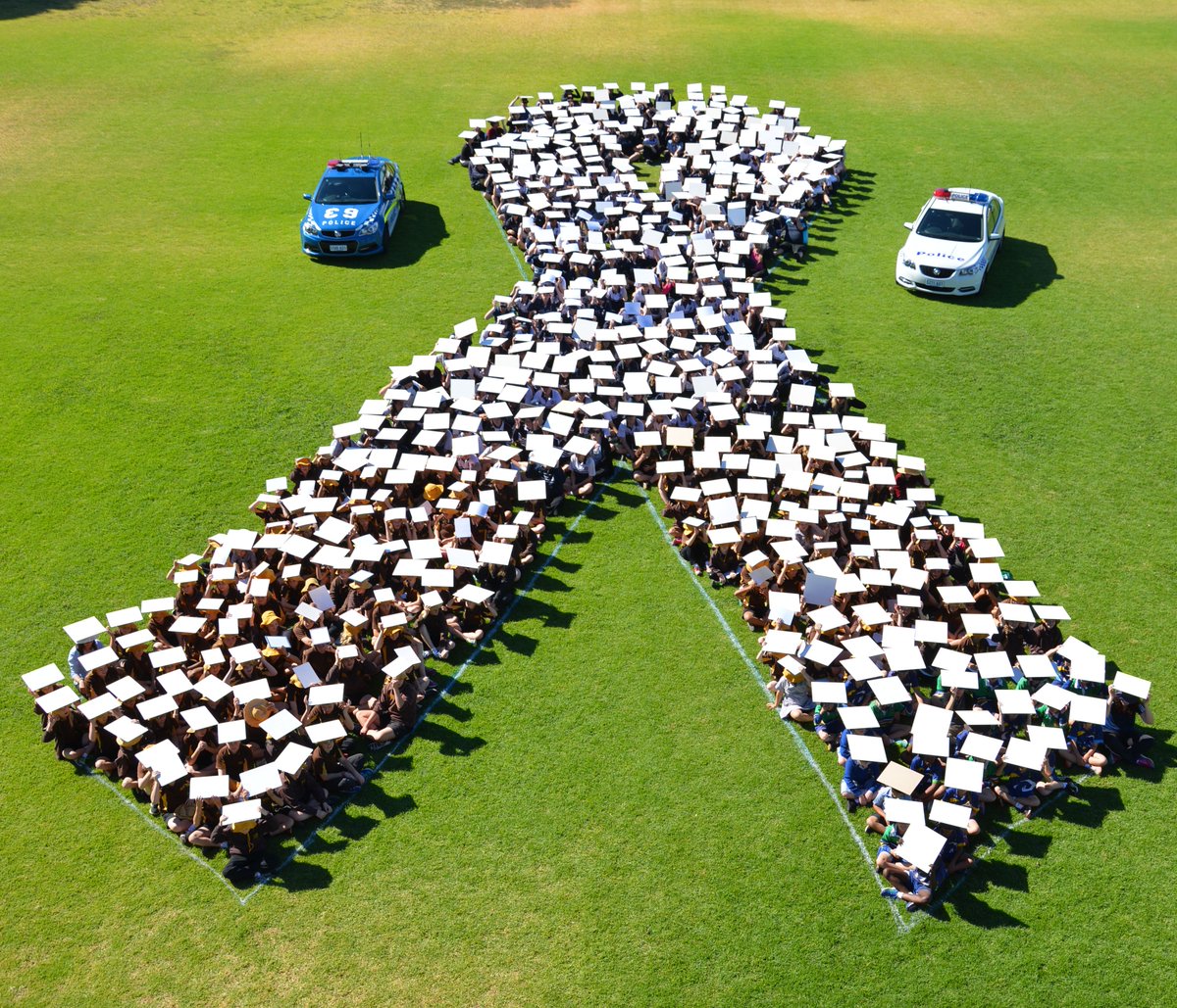 edu_sagov's tweet photo. Well done Whyalla High School. #Iwillstandup #decdwrd2016 #WhiteRibbonDay https://t.co/vM91MJkPhS