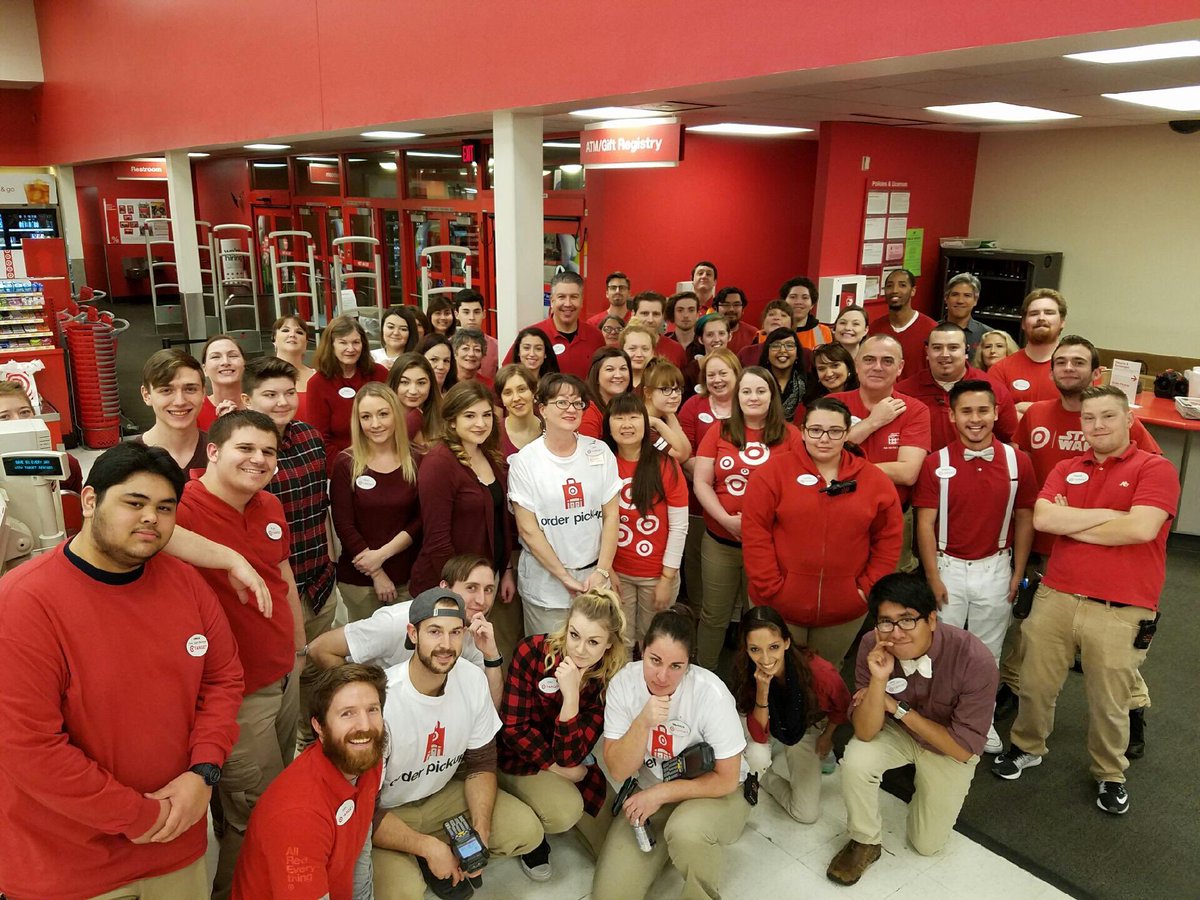 Johnson2Chris's tweet photo. 345 Holiday strong #proudSTL https://t.co/J31JqCj6jG