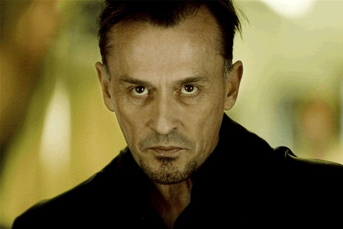 やばいのよろい トランスポーター３で吹き替え が若本規夫で強烈なキャラを残したロバート ネッパー氏 午後ローの前にやってる海外ドラマのfive Oでも吹き替え若本規夫で出演してて笑った