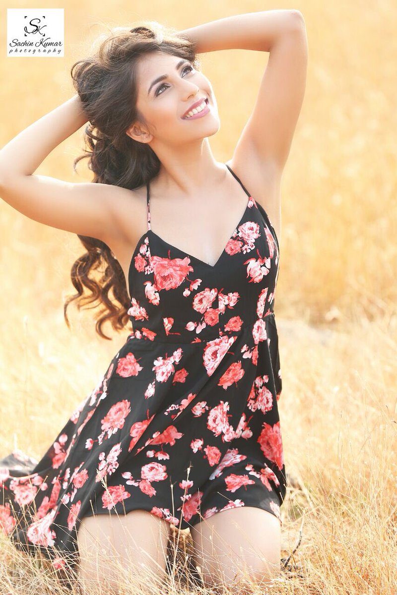 Remember you're the one who can fill the world with sunshine.😊