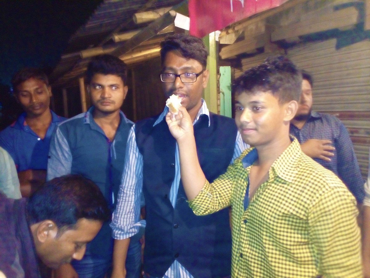 king_tushar_'s tweet photo. তোদের ভালবাসায় আমি মুগ্ধ, ধন্যবাদ তোদেরকে #Baddon #Nahid #Sabbir #Fahim আমাকে এত সুন্দর একটা surprise দিবার জন্নে। (part 1) https://t.co/ydI2K6dFjD