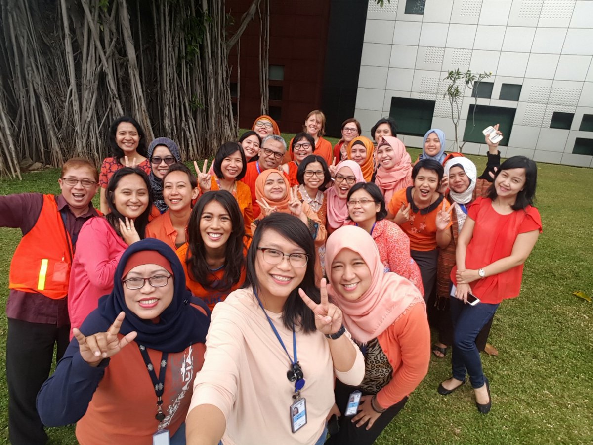DubesAustralia's tweet photo. Today Embassy staff #orangetheworld to mark International Day for the Elimination of Violence against Women #IDEVAW #16days #vaw https://t.co/04YR6hWG8O