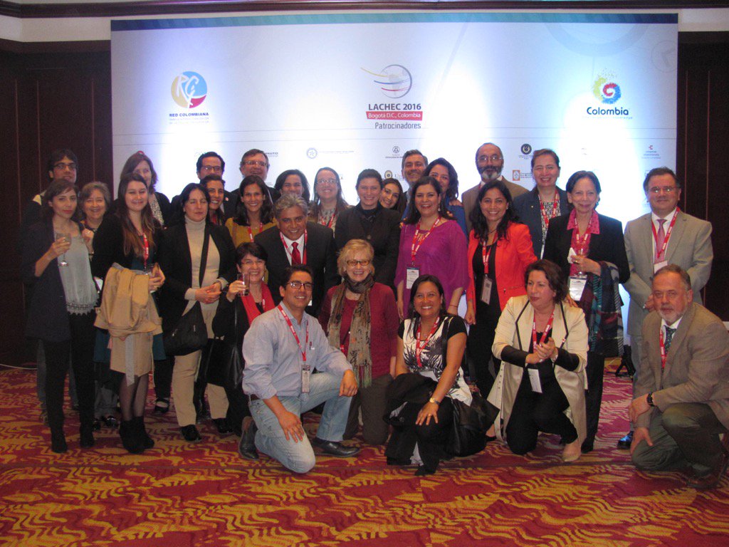 LearnChile's tweet photo. Equipo chileno en #lachec2016 chi chi chi le le le VIVA CHiLE! https://t.co/zR487bBHpn