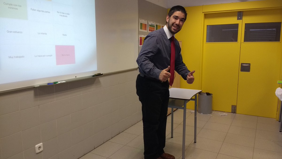 raulmirandal's tweet photo. #ProyectoEstructuras
Se van entregando las primeras y tienen muy buena pinta. Ahora sí que entendemos el poder de una estructura triangulada https://t.co/c1vRiZMxCu