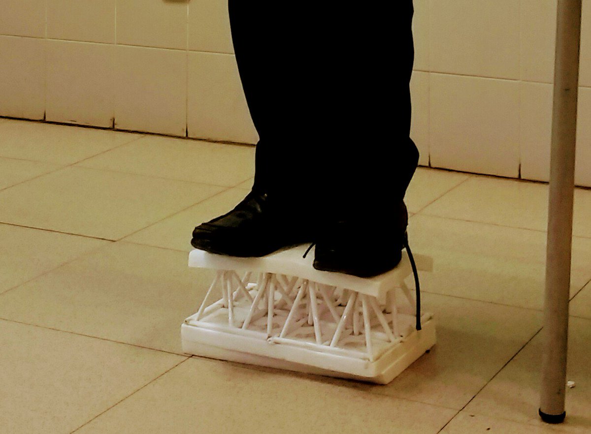 raulmirandal's tweet photo. #ProyectoEstructuras
Se van entregando las primeras y tienen muy buena pinta. Ahora sí que entendemos el poder de una estructura triangulada https://t.co/c1vRiZMxCu