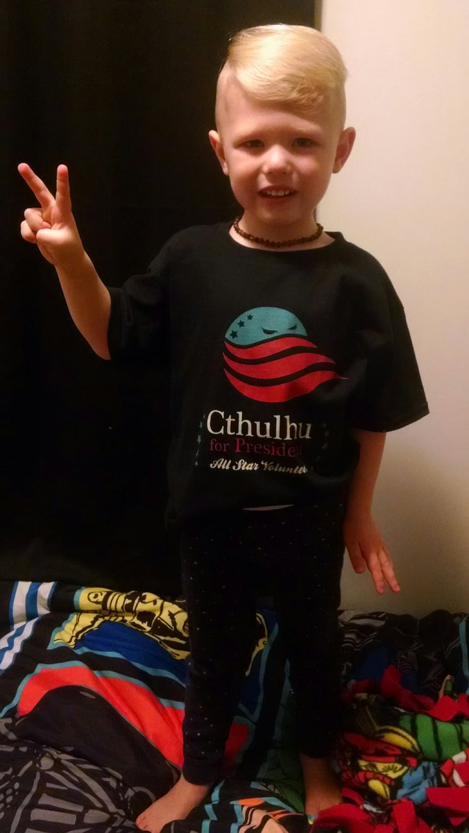 sophiaoswalt's tweet photo. @cthulhu4america thank you for Stark's Shirt!!! There's still hope! #cthulhu2016 https://t.co/3gqvDedYUx