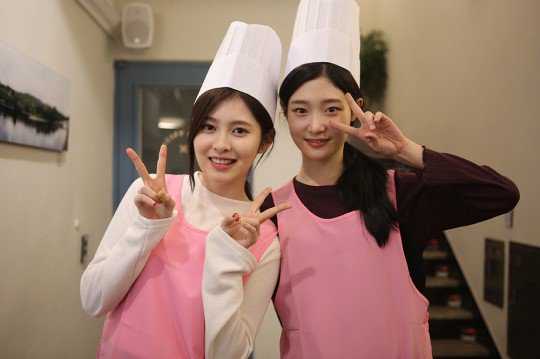 Vliveofficial's tweet photo. #에이드 와 함께 제주도에서 소중한 시간을 보내고 온 #다이아 #DIA 멤버들의 숨겨진 모습들을 지금 바로 #스타캐스트 에서 확인하세요! ▶ https://t.co/3APUgRomJO https://t.co/IuBehbJFGx