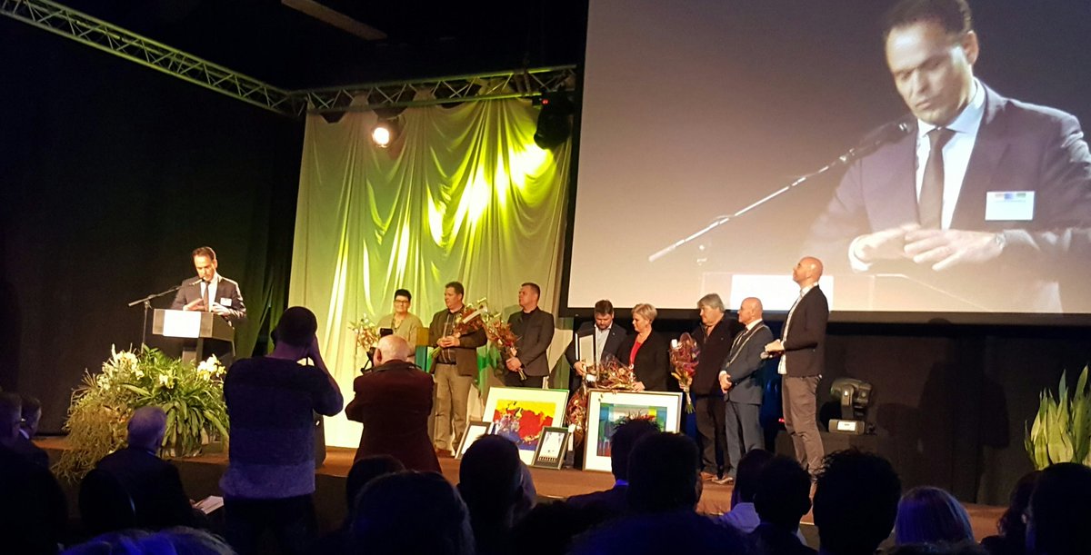Chrisverhaeg's tweet photo. @Ondernemerprijs gisteravond was weer top! Mooie bedrijven, goede organisatie, leuke mensen, gezelligheid. Gefeliciteerd winnaars! #ohm16 https://t.co/Ut4dHxtZor