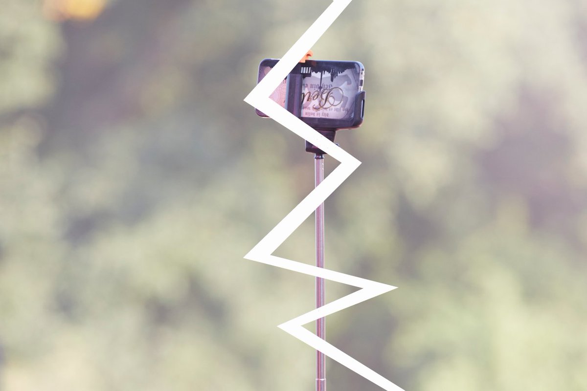 StartAlpMag's tweet photo. Me-me-me-photography: Next level! #startup #drofie https://t.co/mzNQnxJwzo https://t.co/pfpXZlt3Wj