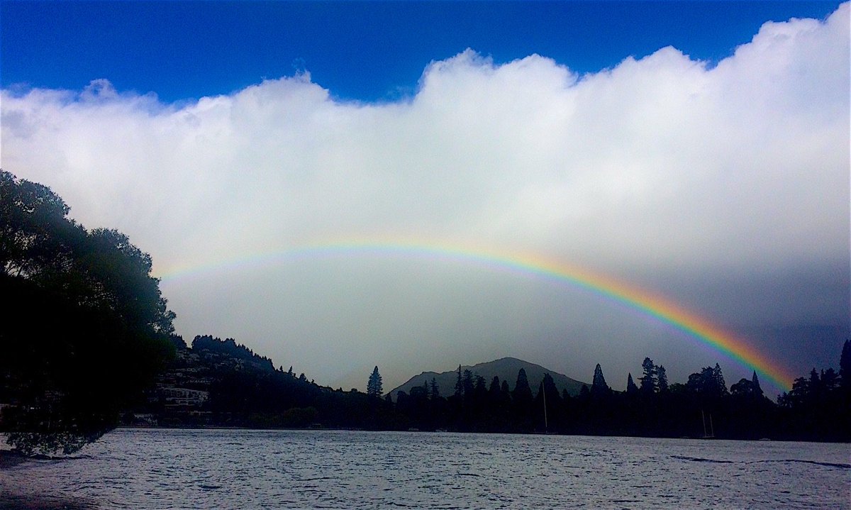 ETMCourse's tweet photo. As if the sights from #NewZealand at #acem16 werenโt enough this week #Queenstown farewells us with thisโฆ Kia ora! Canโt wait to come back. https://t.co/3V4LPsRtdZ