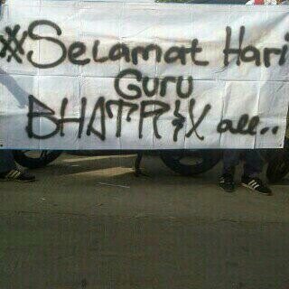 bhatrix49dm's tweet photo. Sederhana si tp bikin guru ga nyangka,kita yg suka tawuran ngasih surprise @BHATRIX837 @Bhatrix492 @STMBhatrix1910 https://t.co/c1liCLuuik