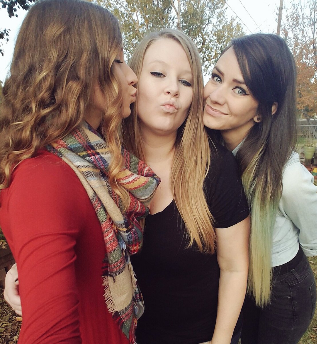 racheleliz14's tweet photo. Love y'all more than Kathryn loves green bean casserole 😘 https://t.co/1CnYwPQbyc