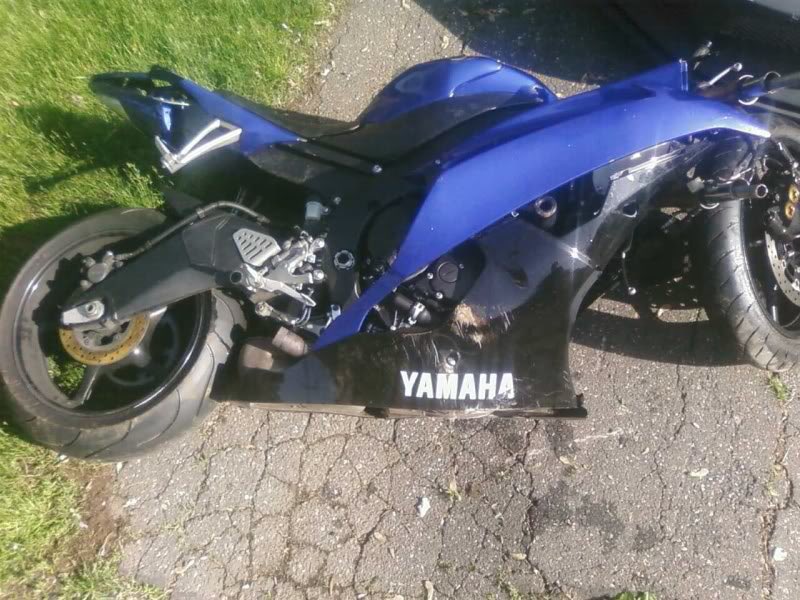 BAT_A_RAM's tweet image. Sliding across pavement is not fun.😒😒